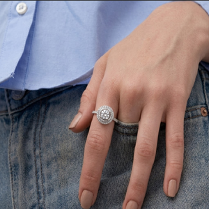 Bague de Fiançailles et de Mariage pour Femme en Or Blanc 18 carats avec Diamant Véritable, Monture Halo Simple, Personnalisable, Haute Qualité, Fabrication Chinoise - Product Image 3