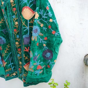 Handmade <b>Emerald</b> Green Velvet Quilted Jacket Women Traditional Kashmiri Suzani Hand Embroidered Winter Ethnic Party Wear Cotton - Product Image 2