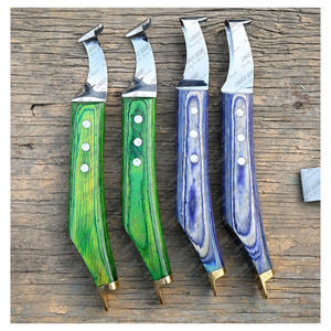 Vente en gros Outil de maréchal-ferrant Coupe-sabot à boucle Couteau à sabot à manche en bois Lame longue pour la coupe des chevaux avec logo personnalisé - Product Image 2