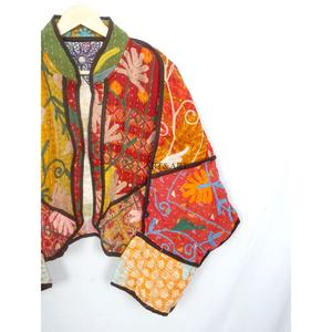 Chaqueta Kantha para Mujer al por Mayor, Hecha a Mano en India, Estilo Bohemio Bordado con Cierre Abierto, Chaquetas Modernas con Estampado Floral - Product Image 3