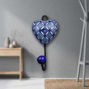 Crochet mural en céramique en forme de cœur, motif bleu, style nordique, crochet simple pour le rangement des vêtements - Product Image 1