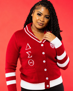 Cardigan en tricot rouge pour femme, manches longues, col en V, boutons sur le devant, pull côtelé avec poignets rayés et poche, logo personnalisé - Product Image 4