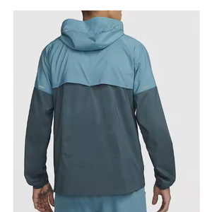 Chaqueta Cortavientos Deportiva Personalizada de Alta Calidad, MOQ Bajo, Impermeable, Transpirable, Reflectante, Unisex, de Poliéster, con Cierre - Product Image 1
