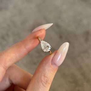 Anillo Solitario de Diamante Corte Pera de 1.00CT, Cultivado en Laboratorio, Oro Sólido de 14K, para Bodas y Enamorados - Product Image 1