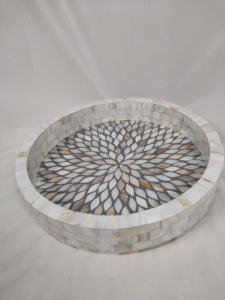 Natural Creations Inc Bandeja para servir Madre de incrustaciones de perlas con acrílico y mármol Plato decorativo para el hogar para servir alimentos - Product Image 3