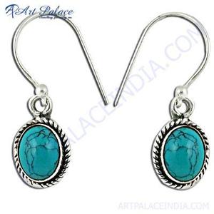 Boucles d'oreilles créoles fines en argent de style antique élégant avec des pierres précieuses synthétiques Terquoise accessoirisées avec style et sophistication - Product Image 1