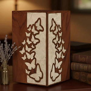 Urna con alas grabadas en madera de palisandro: Recuerdo para cenizas de mascotas/humanos, urna conmemorativa personalizada, recuerdo conmemorativo de AYAANS - Product Image 5