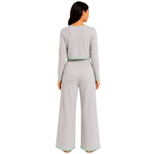 Ensemble pyjama femme gris à manches longues, cardigan court et pantalon large imprimé papillon, doux, respirant, pour la détente et le sommeil, personnalisable - Product Image 2