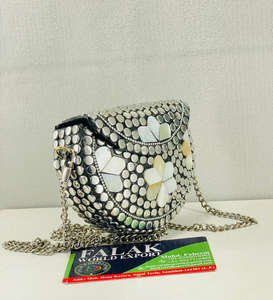 Falak World Boho Chic métal pochette sac à main Vintage Design gravé fermeture à glissière soirée sac à main en gros pour les femmes - Product Image 3