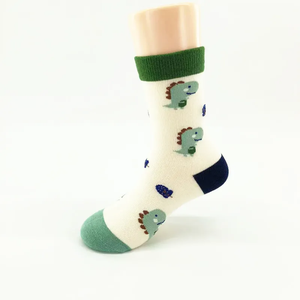 Chaussettes pour hommes de qualité supérieure avec logo coloré, fabricants de chaussettes en coton personnalisées, chaussettes tricotées sur mesure OEM - Product Image 5