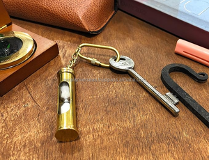 Sablier vintage avec chaîne en bronze et en or, accessoire de décoration de bureau - Product Image 2