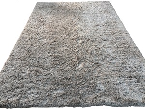 Alfombra de Seda Gris-Beige de Pelo Largo: Alfombra Moderna y Suave para el Suelo - Product Image 4