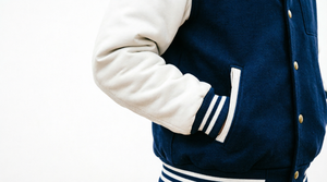 Veste universitaire Relevo pour homme, bleu marine, manches blanches, lettres brodées sur le devant, col rabattu, vêtement d'automne - Product Image 3
