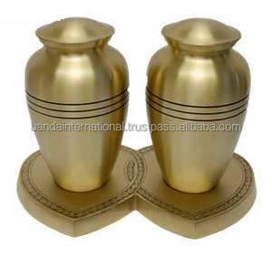 Urnes de crémation de compagnon en laiton classique avec des urnes funéraires de compagnon en métal fini brun pour les cendres humaines - Product Image 3