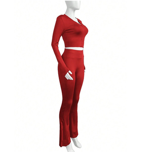 Combinaison moulante rouge à manches longues et col en V pour femme, taille haute, avec détails boutonnés et effet push-up, idéale pour les soirées en club - Product Image 5