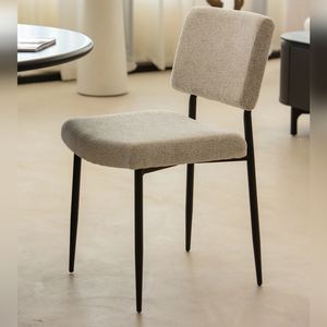Chaise de salle à manger Vandana Zentrix Nova en pierre de grès avec un design ergonomique moderne et un confort premium - Product Image 1