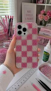 เคสโทรศัพท์คริสตัลประดับตกแต่งทำมือจาก NEHA ENTERPRISES ระดับพรีเมียม ดีไซน์หรูหราทันสมัย เหมาะเป็นของขวัญทางธุรกิจ - Product Image 2