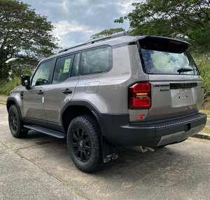 Venta al por Mayor de Toyota Land Cruiser Usados a Bajo Precio, Motor de Alto Torque, Confort Inteligente, Chasis Duradero, Excelente Inversión en SUV - Product Image 5