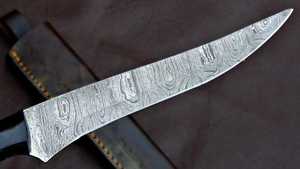 Couteau à fileter en acier Damas forgé à la main sur mesure avec manche personnalisé en os de chameau et corne, couteau de chasse avec broches en laiton et étui - Product Image 2
