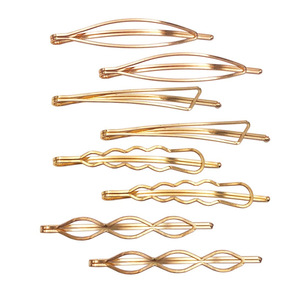 Barrettes à cheveux géométriques dorées avec perle pour femmes, pour les fêtes et l'usage quotidien, 6*3.5cm, Hemasa Fashions - Product Image 3