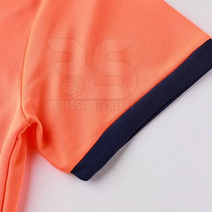 Tenue de football professionnelle pour équipe, design léger et respirant, idéale pour les matchs de compétition et les entraînements réguliers - Product Image 5