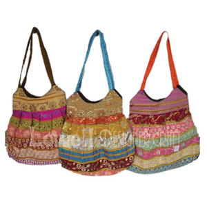Bolso de Hombro Étnico de Seda Hecho a Mano, Bolso Cruzado Bohemio, Bolso de Mano Vintage con Parches, Bolso de Festival Tribal Colorido, Artesanal - Product Image 3