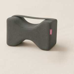 Oreiller orthopédique en mousse à mémoire de forme ergonomique avec fonction masseur Nouvelle conception de positionnement des jambes au genou pour le massage corporel - Product Image 1