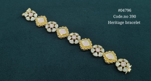 Bracelet Kundan Sovereign plaqué or, pierres Kundan, laiton, bijoux ethniques Kundan pour mariage et fêtes. - Product Image 2