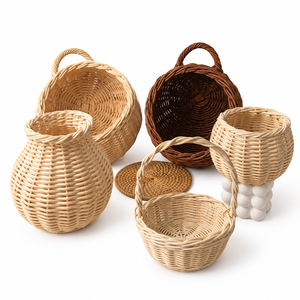 Panier de rangement en rotin tissé naturel, style rustique, pour la décoration et l'organisation de la maison, fabriqué à la main en Indonésie - Product Image 2