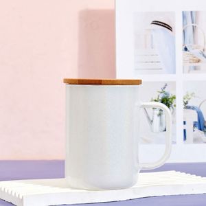 Taza de Vidrio Grande de 17 oz con Pintura Arcoíris y Transferencia Térmica, con Tapa de Bambú - Product Image 4