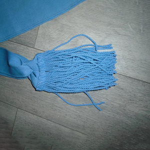 Écharpes personnalisées avec des couleurs sur mesure, reproduction de motifs, prix bas, haute qualité, OEM, en soie et coton avec pompon - Product Image 3
