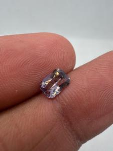 Spinelle naturelle de Mahenge 1,03 carat taille émeraude de Tanzanie pour la fabrication de bijoux - Product Image 2