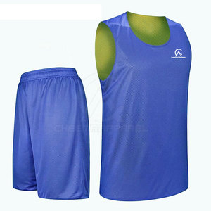 Ensemble d'uniformes de basketball en gros, tailles et couleurs personnalisables, logos et numéros personnalisés pour clubs et écoles - Product Image 2