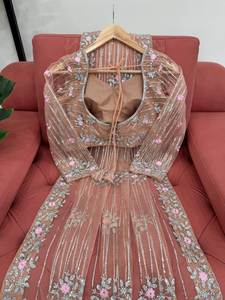 Sari réversible en tulle brodé avec blouse non cousue, travail de fils et de paillettes, idéal pour les occasions de mariage et de fête, qualité export. - Product Image 5