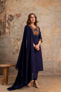 Ensemble Salwar Kameez brodé bleu de qualité supérieure, entièrement doublé, avec pantalon et dupatta assortis, en lin, pour femmes, pour mariage, fêtes et occasions ethniques - Product Image 2