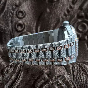 Meilleures ventes Montre à quartz Moissanite en or Montre étanche 41mm pour hommes et 36mm pour femmes Montres sexy Hip Hop en diamant Fournisseur - Product Image 1