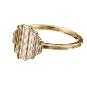 Anillo de compromiso de oro de 14k para mujer con diamante de corte esmeralda y engaste de púas estilo floral - Product Image 3