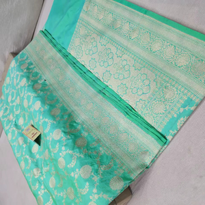 Sari de seda tejido a mano por el diseñador Zari para mujeres - Product Image 1