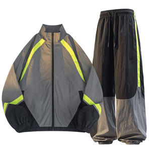 Conjunto Deportivo Cortavientos de Nailon para Hombre, Chaqueta Cortavientos con Bloques de Color y Parches, y Pantalones Deportivos de Nailon, Conjunto Deportivo Ligero para Correr - Product Image 2