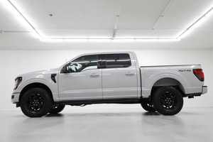 รถกระบะมือสองปี 2024 รุ่น XLT แบบมีแค็บ 4x4 - Product Image 1