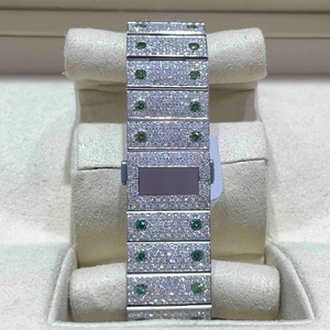 Reloj Rectangular de Lujo para Mujer en Acero Inoxidable con Gemas Verdes y Detalles de Diamantes, Movimiento de Cuarzo Analógico, Cierre Plegable - Product Image 6