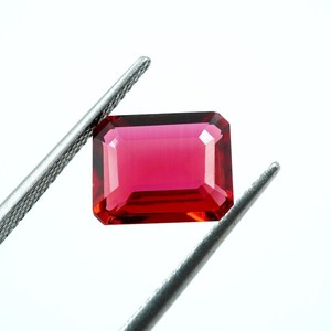 พลอยมรกตสีแดง 2.55 กะรัต มรกตสีชมพูแดงเจียระไนทรงเหลี่ยม (10x8x4 มม.) สำหรับทำเครื่องประดับ - Product Image 2