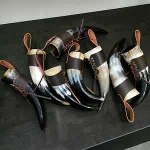 Cuerno Vikingo Pequeño Hecho a Mano de Primera Calidad con Soporte de Cuero a Precio Económico - Product Image 1