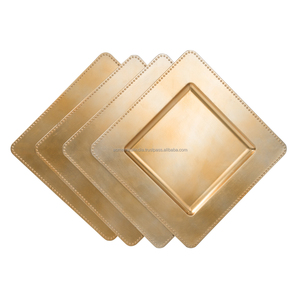 Vente en gros d'assiettes carrées en métal de grande taille couleur or, parfait pour la table de mariage. - Product Image 2