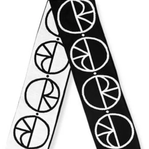 Ensemble Premium Écharpe Longue Bicolore en Acrylique Tricotée, Bonnet et Gants – Accessoire Hiver Streetwear avec Pompons – Idéal pour Sororités, Sœurs, Équipement Scolaire - Product Image 4