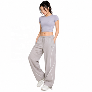 Pantalones deportivos transpirables de corte relajado, estilo paracaídas, informales, para correr, estilo urbano, para hombre, proveedor mayorista de moda en EE. UU. - Product Image 4