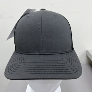 Gorra Trucker de 6 Paneles con Malla Trasera Ajustable, Personalizable en Color y Logotipo, Fabricada en Vietnam, para Uso en Exteriores por Adultos - Product Image 1