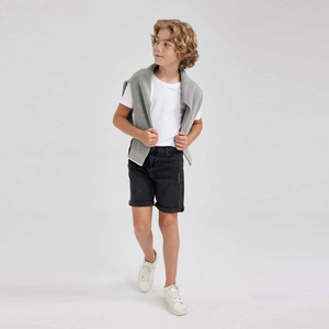 Shorts en jean noir délavé pour homme, coupe slim, bords bruts, cinq poches, style décontracté urbain, vêtements de mode estivale - Product Image 2
