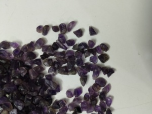 อเมทิสต์แอฟริกันธรรมชาติแบบหยาบ ล็อต 12 สำหรับทำเครื่องประดับ - Product Image 2