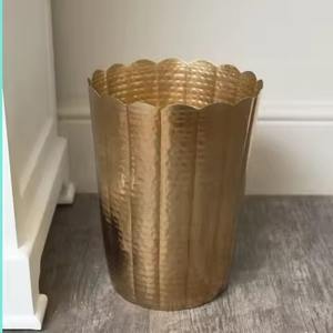 Contenedor de Basura Metálico Multiusos para Sala de Estar que Mejora la Organización y el Estilo del Hogar - Product Image 3